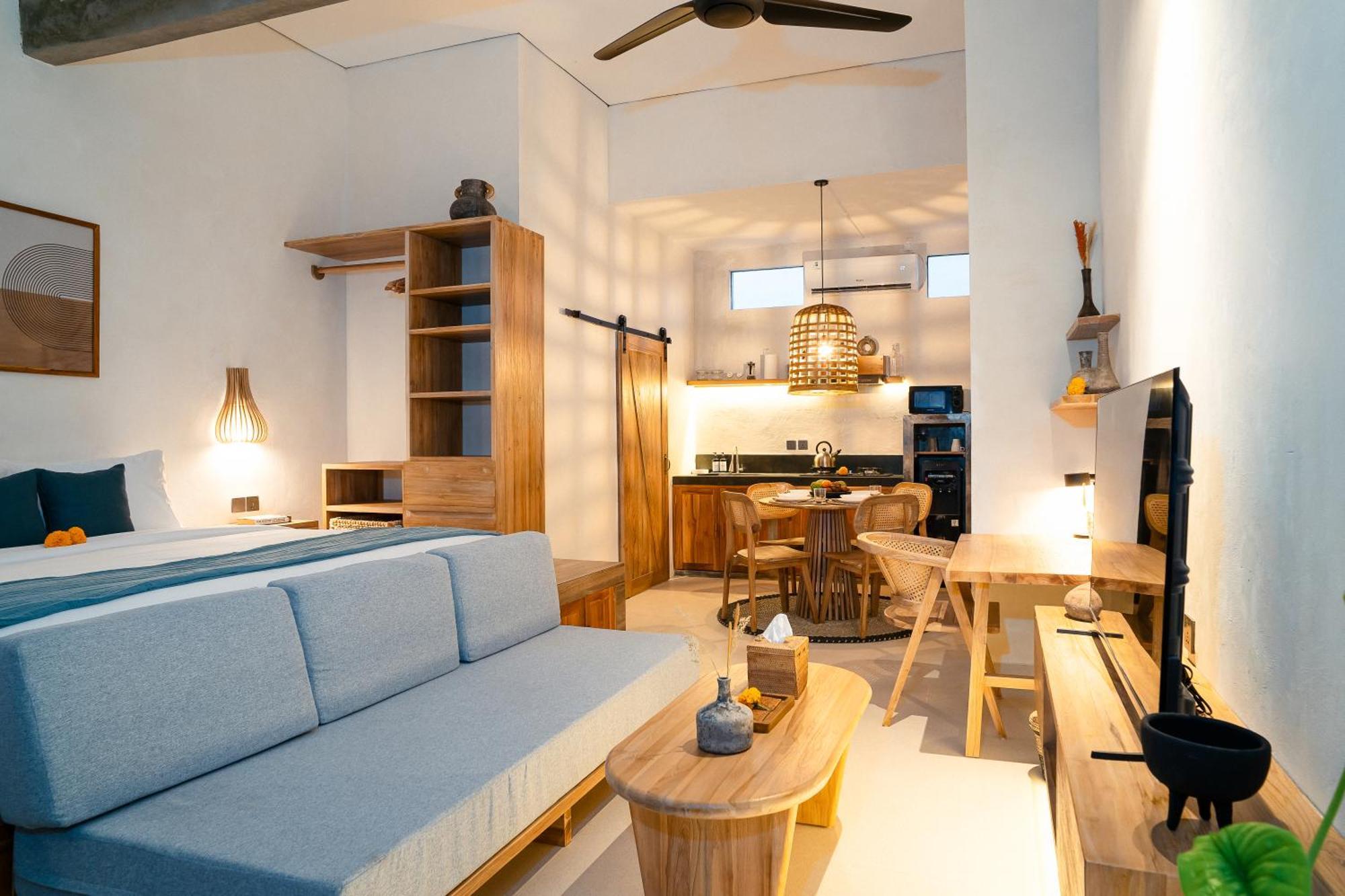 Wisma tamu Alaya Homes C - Elegant Japandi Loft In Seminyak (Bali)